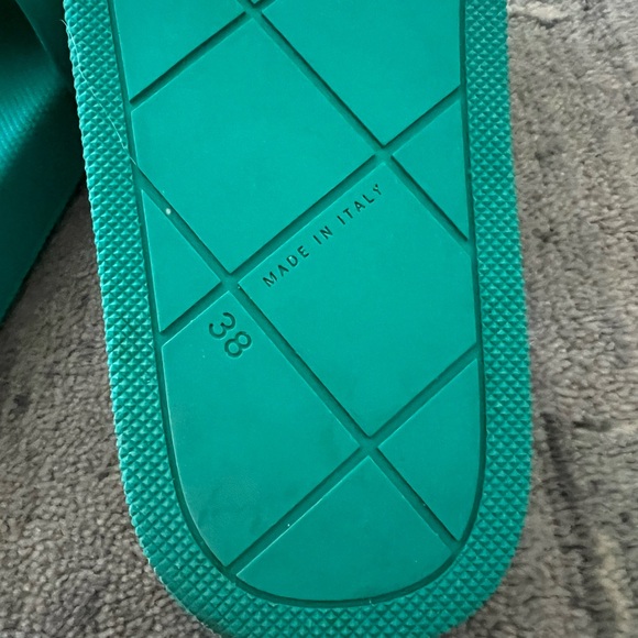 BOTTEGA VENETA Rubber The Slider Sandals size 38 in Neptune - Picture 7 of 10